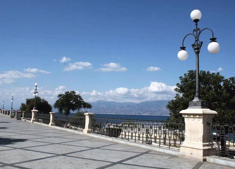 Reggio Central House Low Cost Per 4 Reggio Calabria Exterior foto