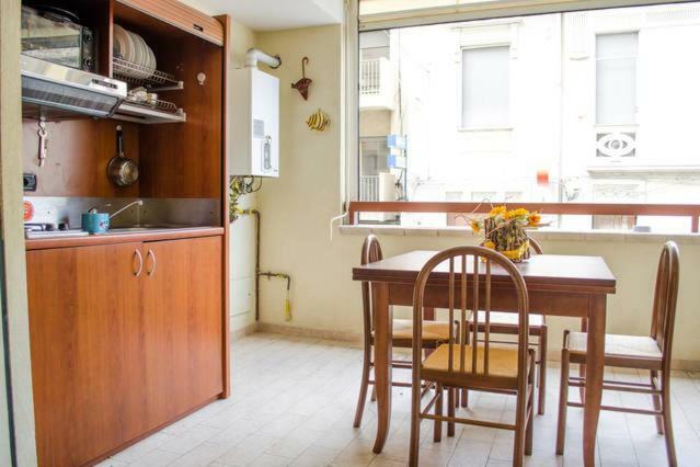 Reggio Central House Low Cost Per 4 Reggio Calabria Exterior foto